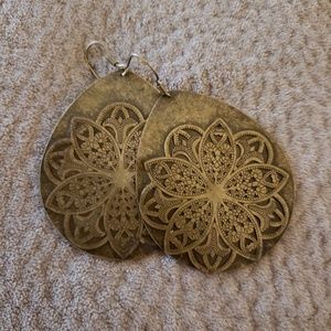 Vintage style dangle earrings